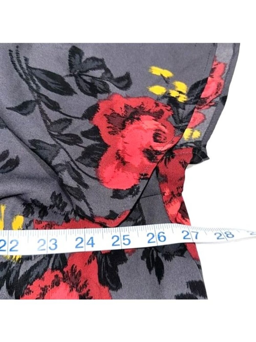 Torrid Womens Plus Size 4 Gray Floral Print Dress With Red Roses & Short Sleeves - Picture 3 of 7
